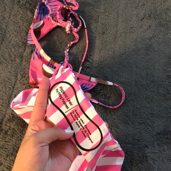 Pink bikini - Picture 2 of 2